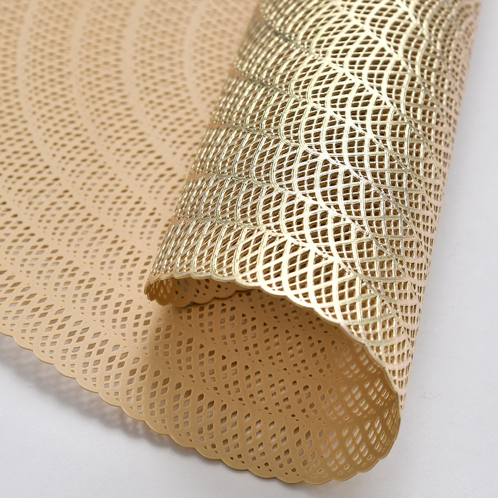 Wholesale of European-style circular hollowed-out table MATS, PVC gold-embossed creative table decoration table MATS, waterproof, anti-slip and heat-insulating placemats Application Scenario