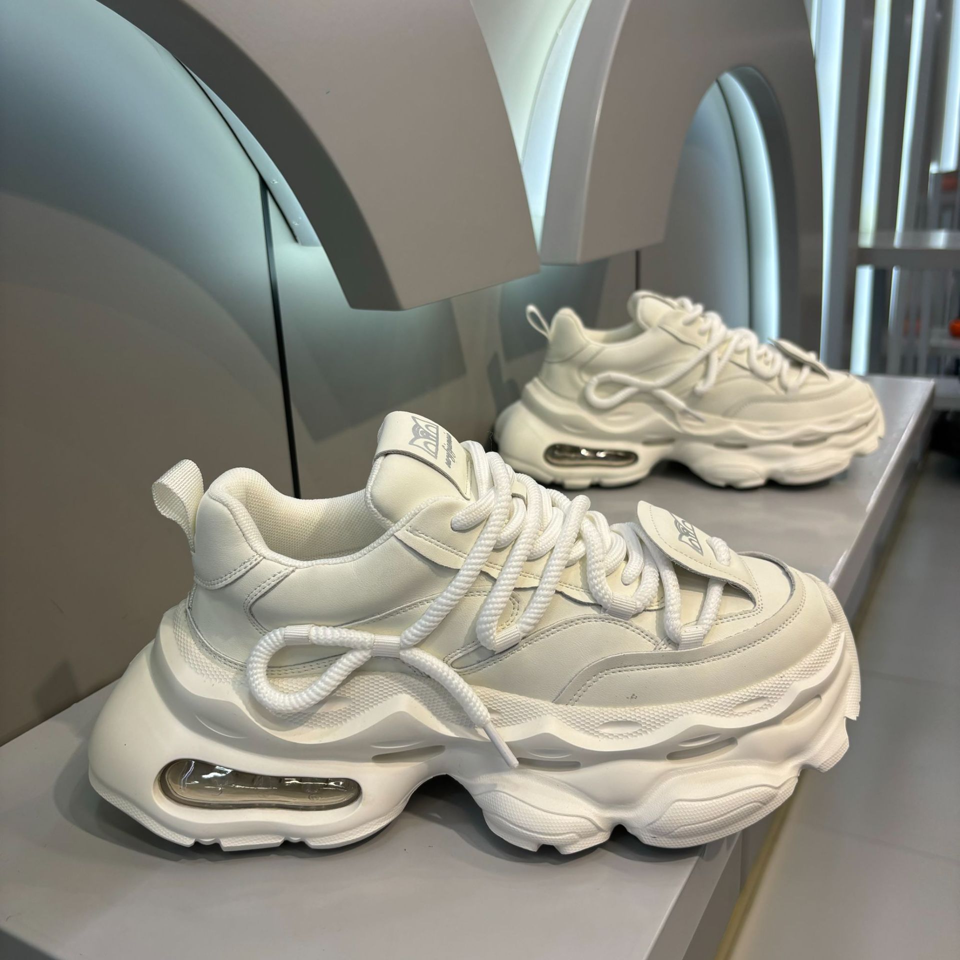 2024 new thin white sneakers, height-increasing breathable mesh shoes, men's summer thick-soled dad shoes, versatile men's shoes Specification image