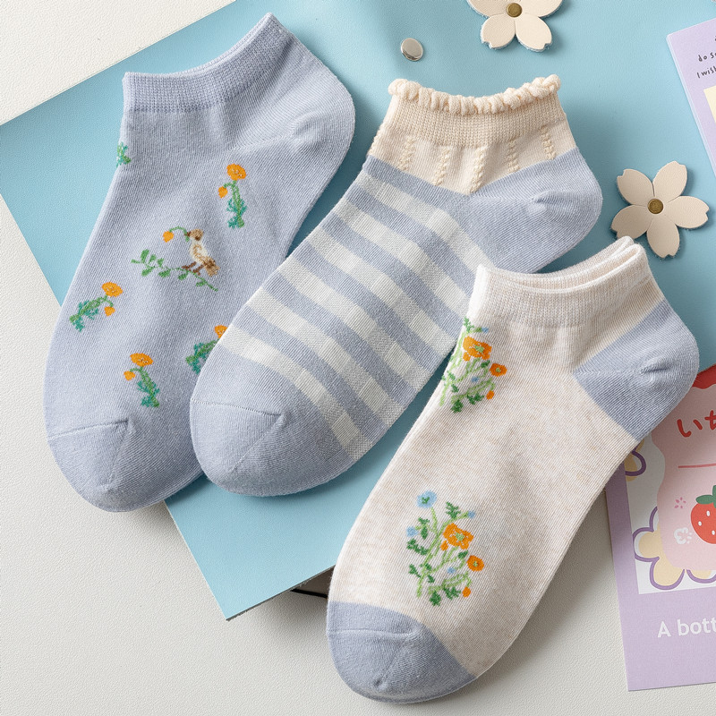 Women's spring and summer invisible socks, women's shallow mouth versatile new floral short socks, breathable and damp cotton socks, women's boat socks Specification image