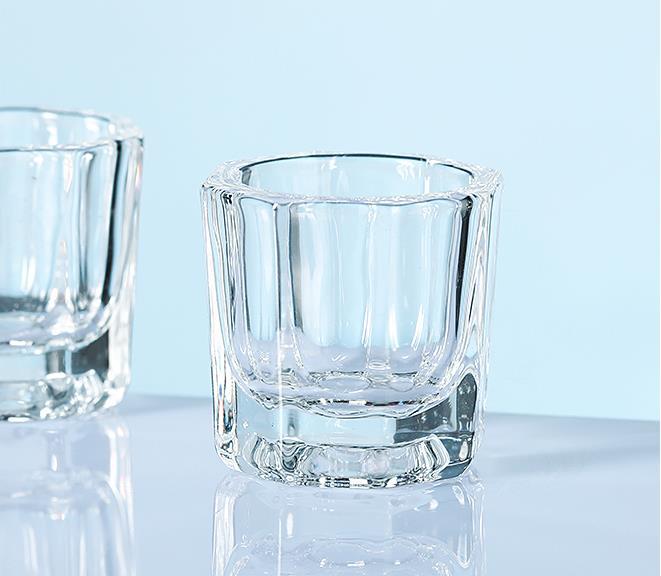 This is a popular foreign trade product, a small octagonal crystal cup without a lid, and a special liquid cup for crystal armor blending