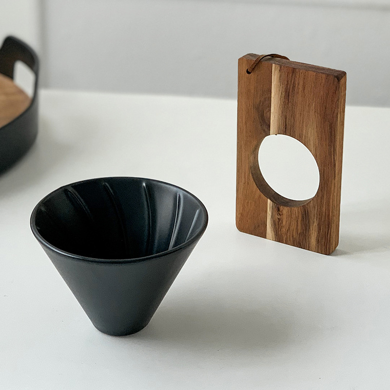Pour-over coffee filter V60 Japanese ceramic filter cup Conical drip filter cup Cross-border e-commerce coffee cup