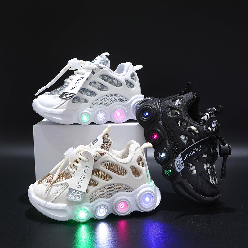 2022潮款LED灯鞋儿童字母织带网面透气小童1-6岁发光鞋休闲运动鞋图