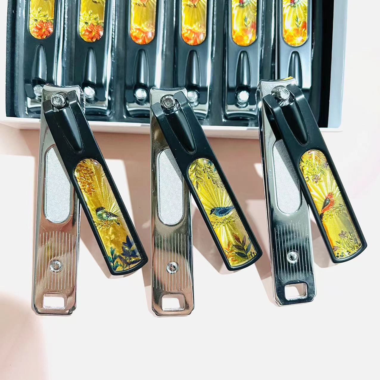【 Office 】VT801-4D nail clippers 12 per box, 600 per piece. VT801-4D box flat nail clippers with file trimming knives, adult home flat nail clippers for manicure, 2 yuan Specification image