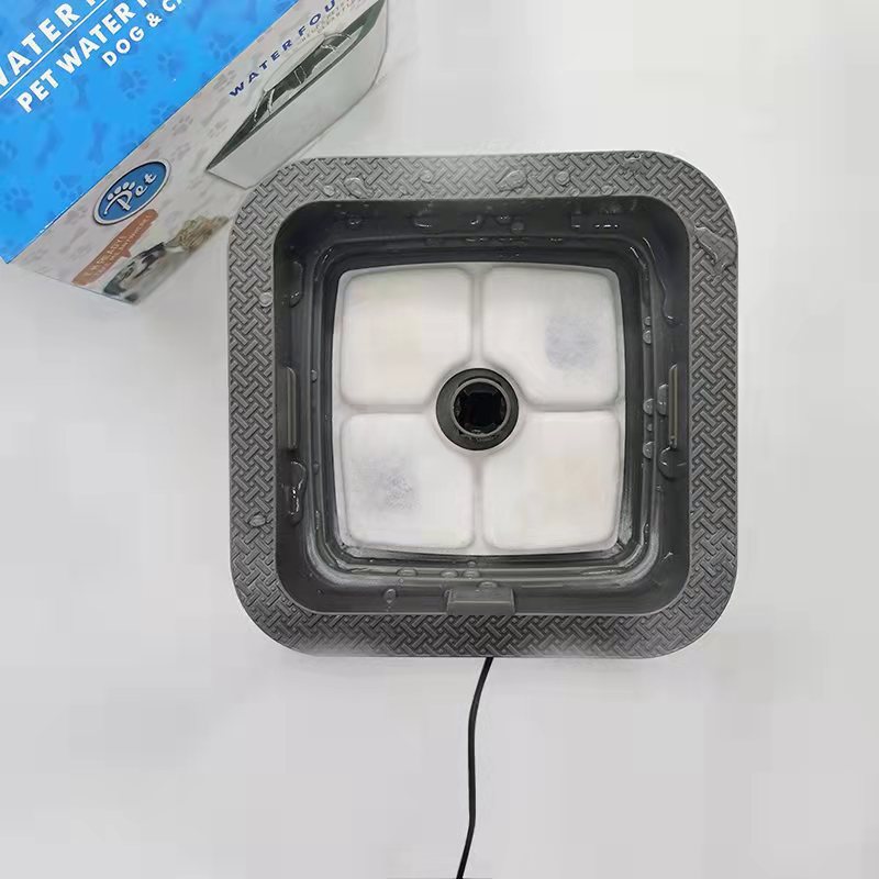 Pet water dispenser, special water cup for cats and dogs, water dispenser, automatic circulation water spray type, large capacity details Picture