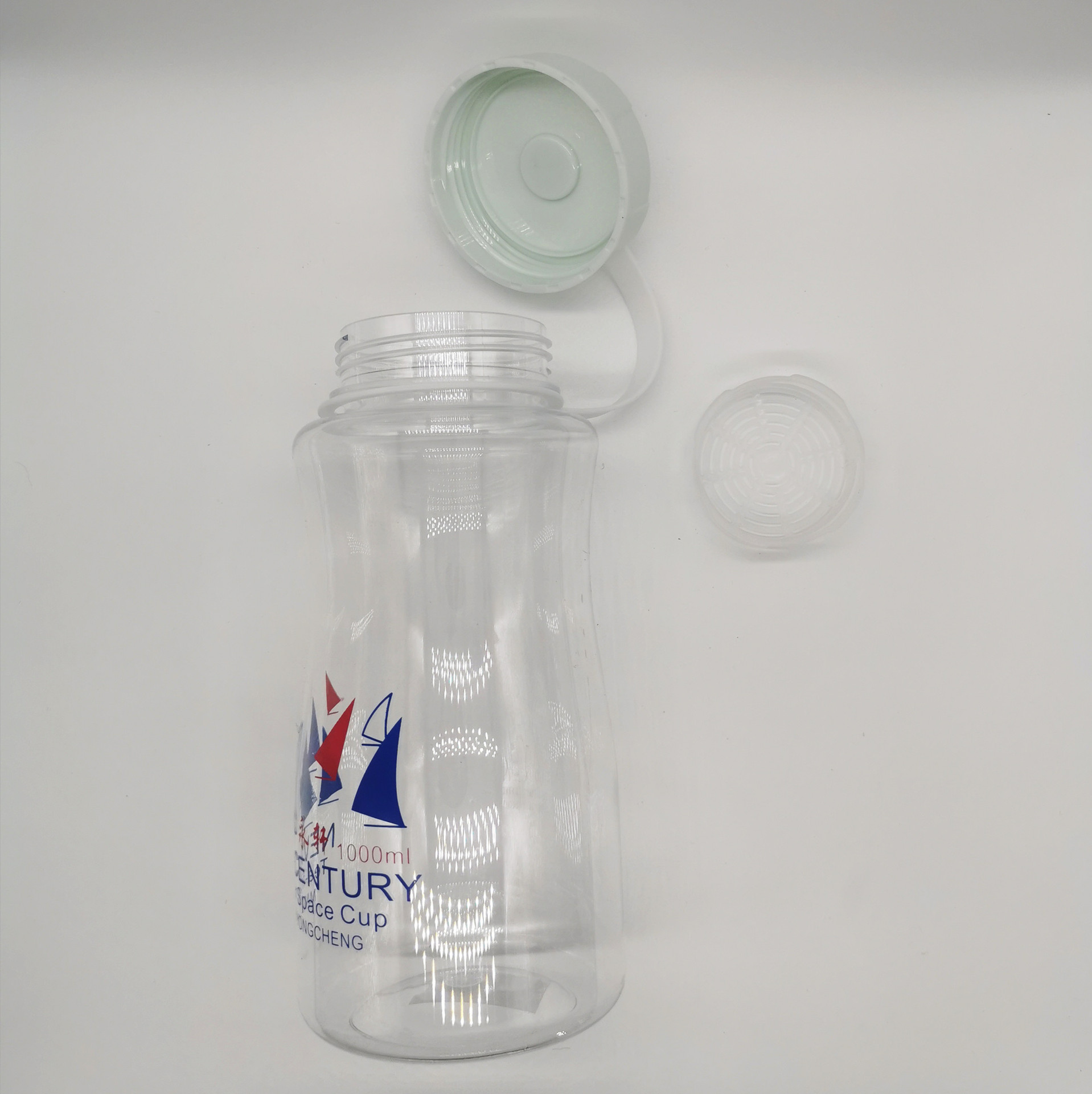 Wholesale of classic space cups, thickened large-capacity, shock-resistant and explosion-proof cups, plastic water cups, migrant workers' cups, filter screens and portable cups Application Scenario