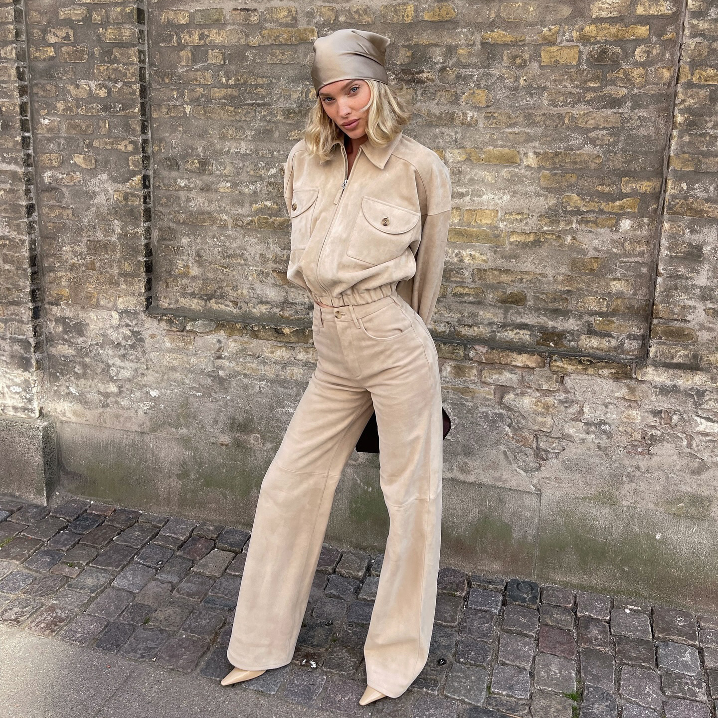 American retro leather jacket, hoodie set, women's wear, coat, high-waisted slimming straight trousers, women's wear, European and American style details Picture