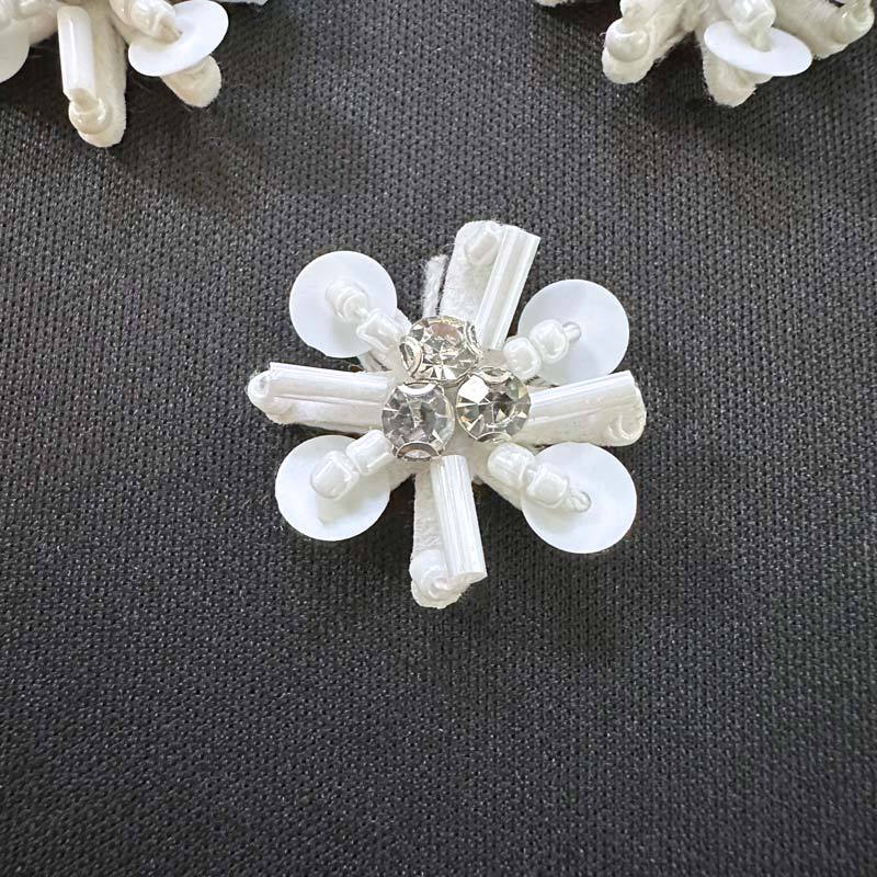 约2.4CM亮片水钻串珠十字雪花小花服装鞋包饰品配件花朵百搭详情9