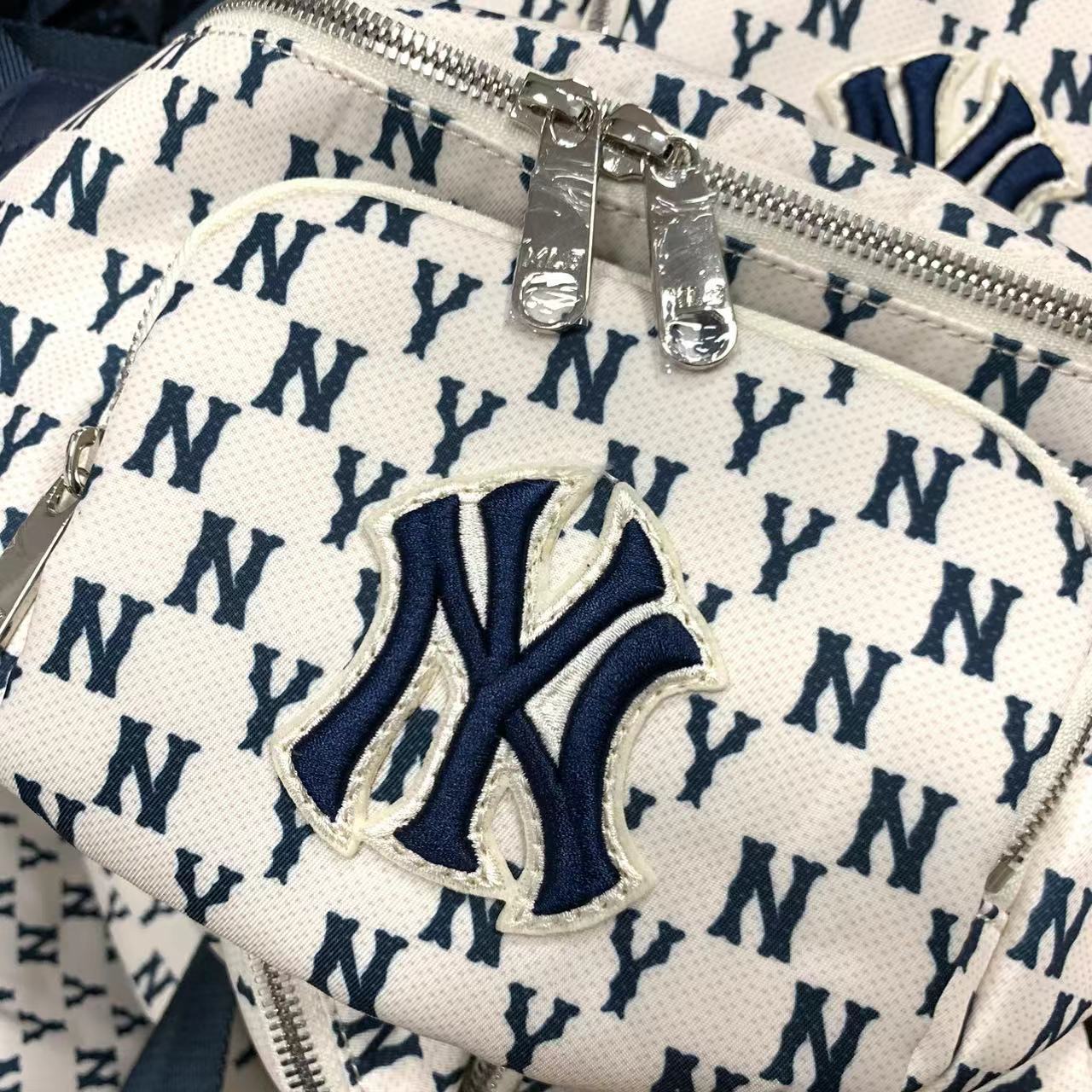 Hipster Mlb Full Print Fanny Pack Men's And Women's Yankees Ny Presbyterian Embroidery Full Standard Shoulder Crossbody Chest Bag Specification drawing