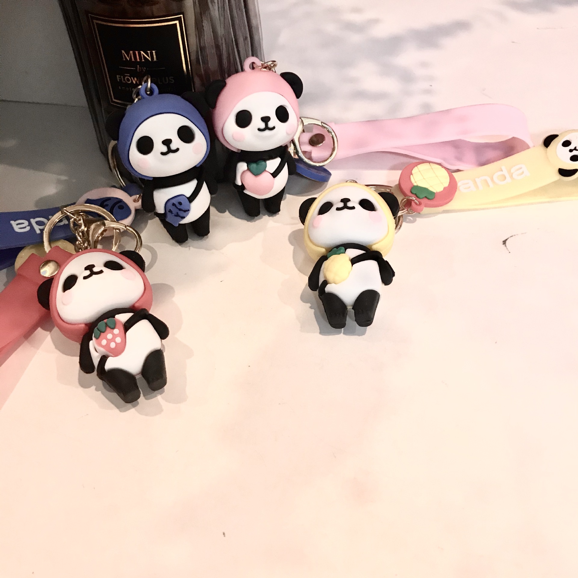 PVC soft rubber silicone keychains, fruit panda keychains, car bags, pendants, couple gifts Specification image