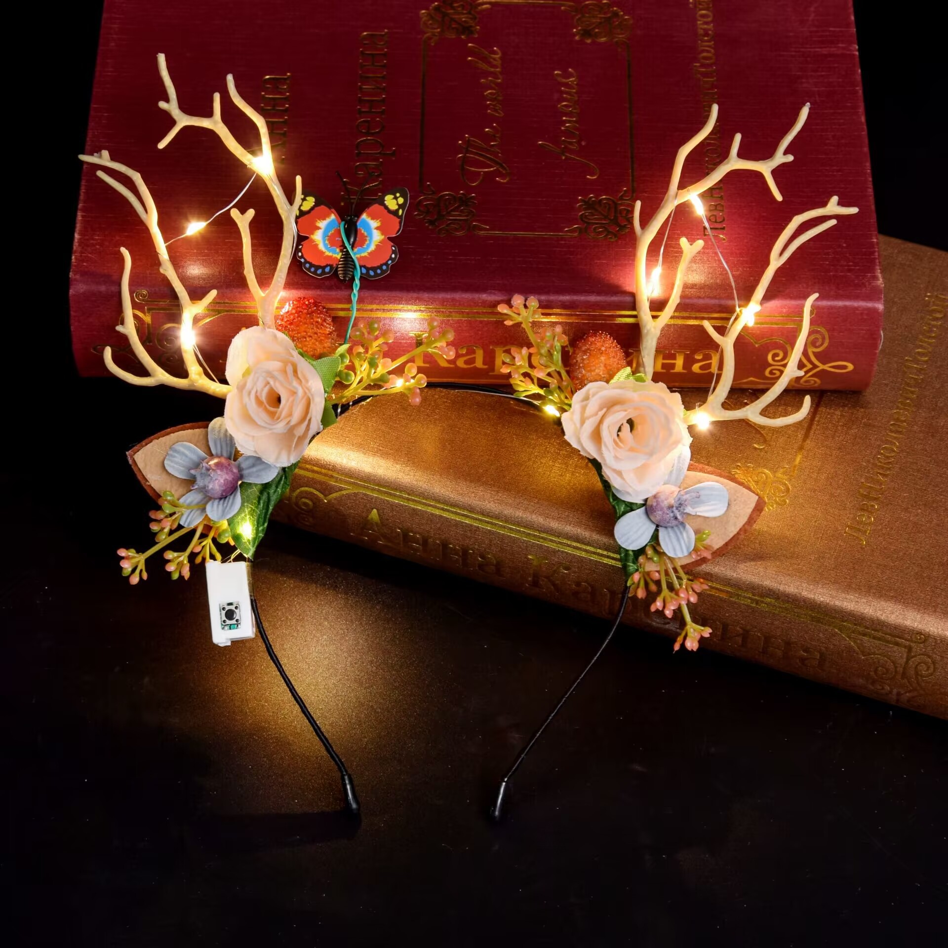 New luminous elk antler headband, glittering hairband, flower fairy antler headwear, Christmas party night market wholesale Application Scenario