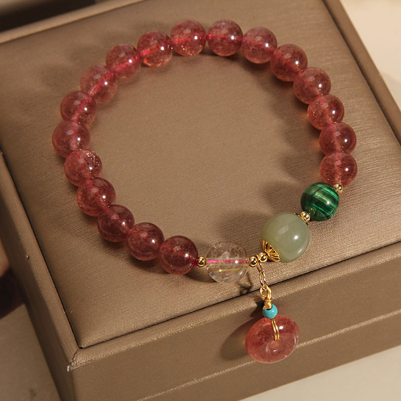 Brazalete de cristal de fresa natural para mujeres ins nicho delicado ligero de lujo hebilla de paz colgante cadena de mano regalo de estudiante mejor amiga Item Picture