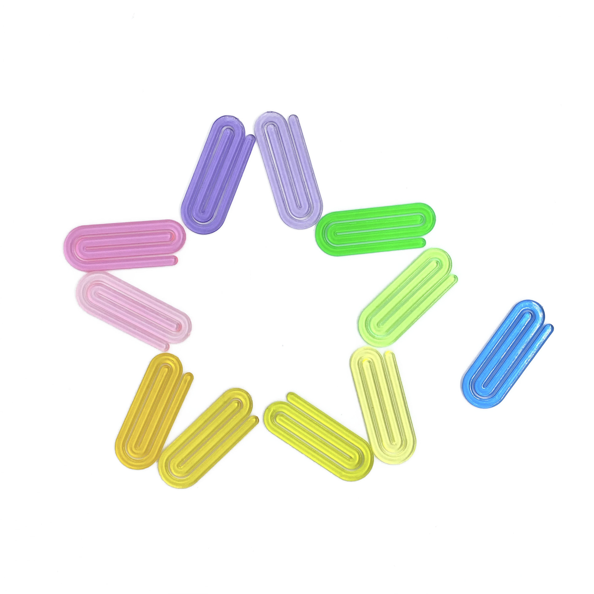 Wholesale of colorful serpentine paper clips, irregular-shaped paper clips, creative and cute office supplies, bookmarks, plastic clips and folders Application Scenario