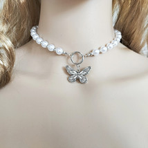 欧美跨境时尚个性短款女士流行饰品 复古珍珠链式蝴蝶吊坠项链