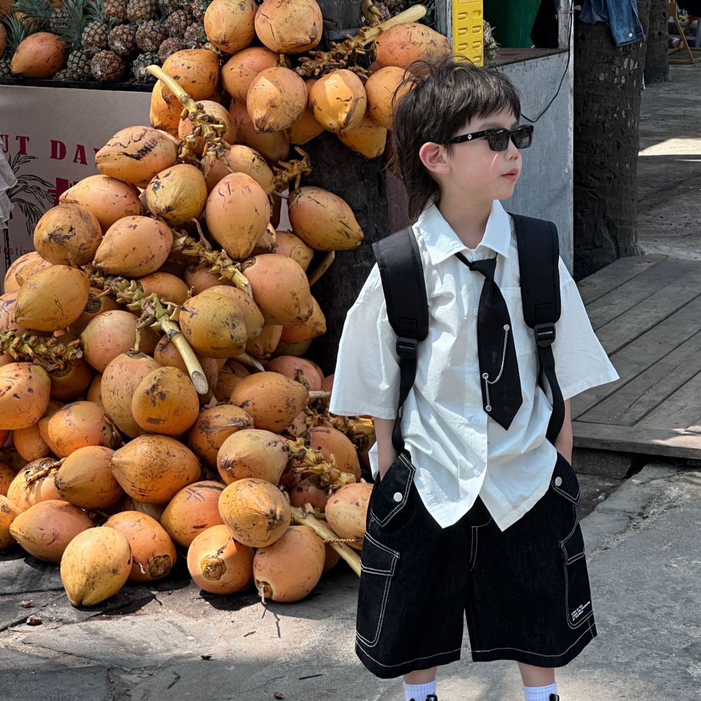 Tairu's 2024 summer new Korean-style boys' casual and versatile school-style stylish shirt is a trendy solid-color top for children