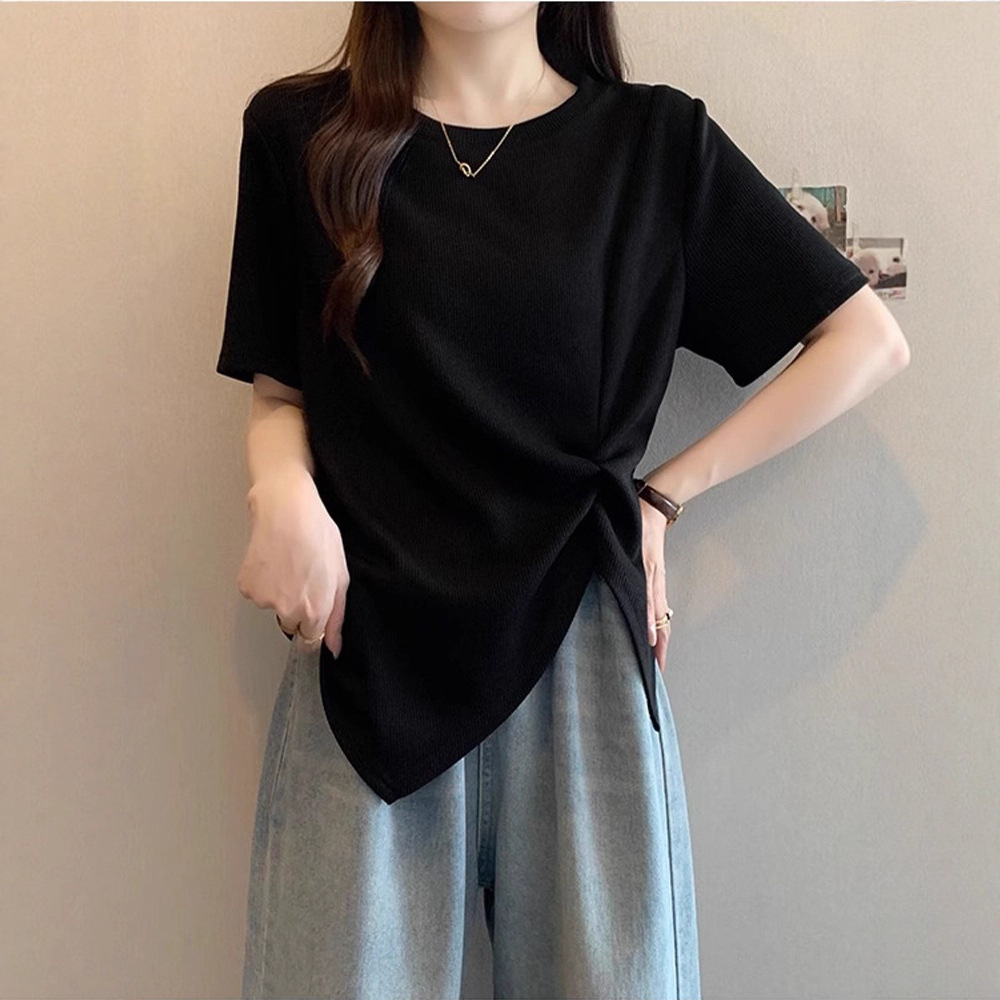 A black large-sized irregular short-sleeved T-shirt for women with a summer cotton slit design. It's a high-end, niche and non-repetitive top details Picture