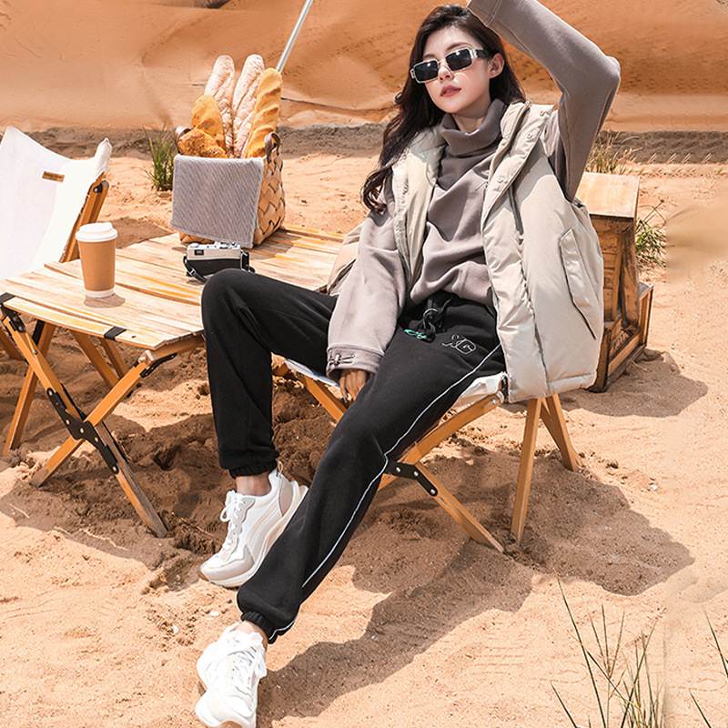 Wholesale of women's autumn and winter fleece and thickened sportswear pants, high-waisted and tight-fitting outdoor waterproof and windproof sweatpants for both men and women