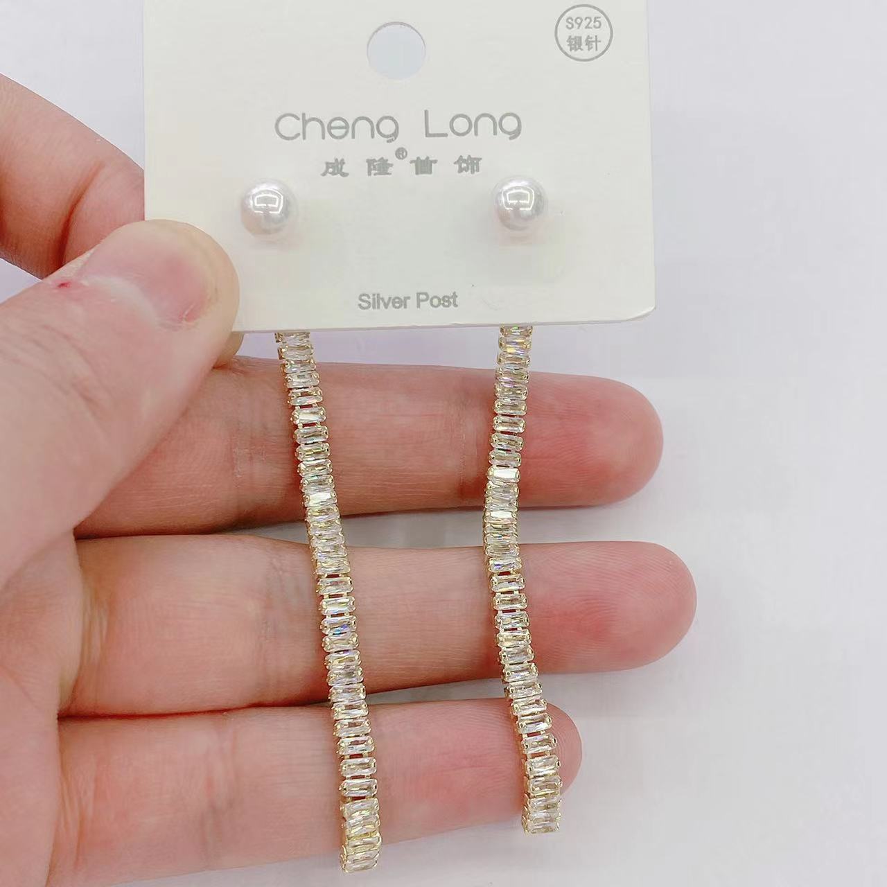 【 Silver Needle 】 Korean version tassel AAA rectangular Zircon chain pearl elegant and fashionable female earrings, a bestseller in live-streaming by Internet celebrities details Picture