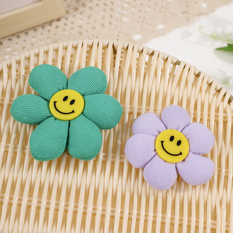 Spot Six Petal Flowers Sunflower Garden Style Cute Girl Bag Accessories Girl Headwear Diy Smiley Cloth Art Specification drawing