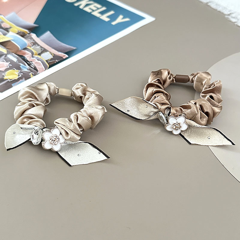 2025 New creative and exquisite bow headwear, hair band, popular female hair tie, hair band, leather band, elegant hair band pic 17