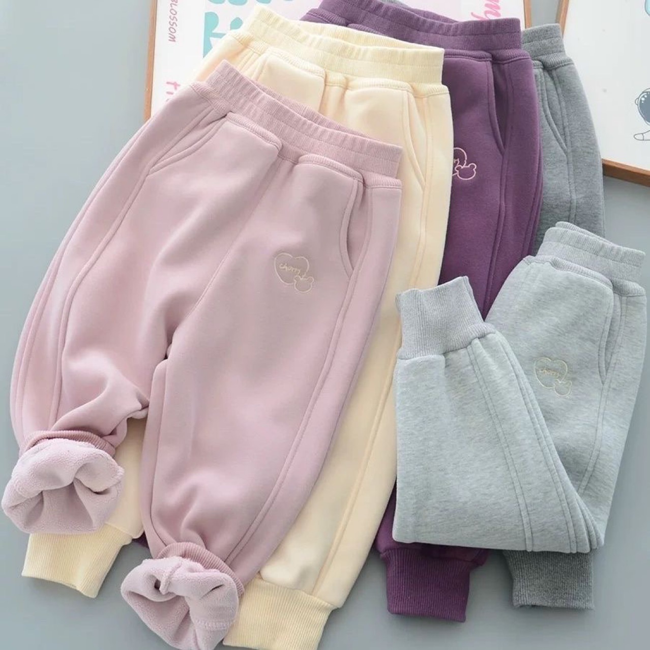 儿童加绒卫裤裤子女童奥利保暖长裤秋冬新款简约一体绒加厚运动裤