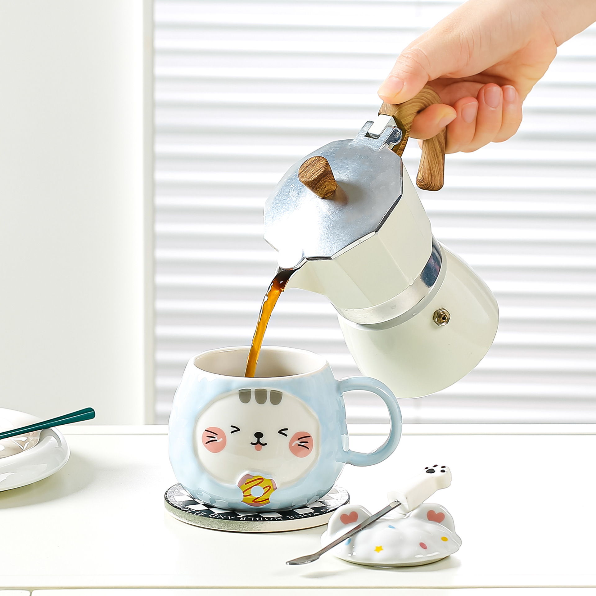 Cartoon high appearance level bear mug, cute home ceramic breakfast cup, ceramic cup, bear style ceramic cup Specification image