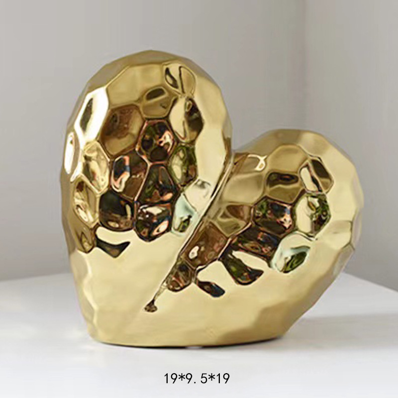 A modern, simple, pure electroplated gold and silver seven-color art in ins style heart-shaped model room living room display gift with a theme of love Application Scenario