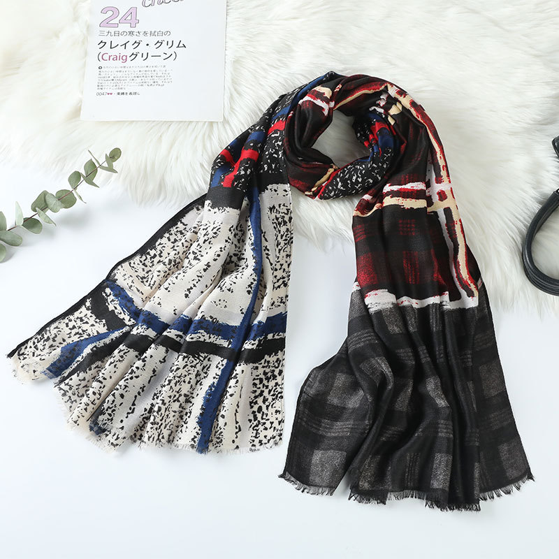 One-piece consignment of Liu 'an scarves, casual travel scarves, women's cotton and linen colorful checkered scarves, Suzhou print retro Bohemian beach scarves, factory direct sales Application Scenario