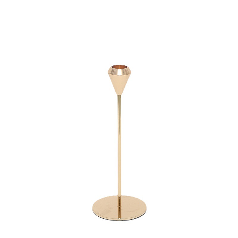 New European-style candle holder ornament, retro, simple and romantic. Golden waist and golden candle holder ornament Item Picture