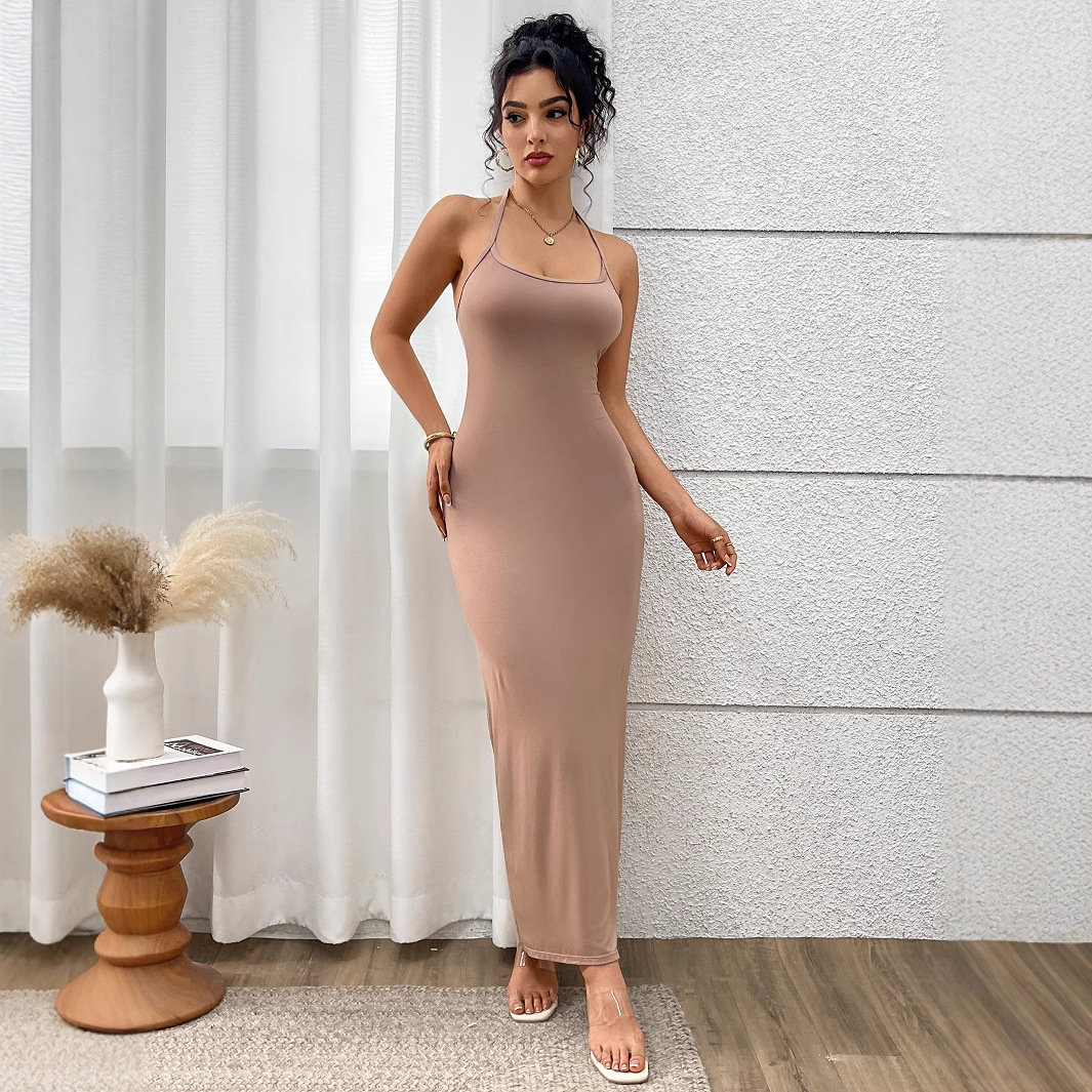 The European and American dress is sexy and pure, with a slimming and form-fitting look. It features a peach-hip halter dress and a high-end women's long dress Specification image