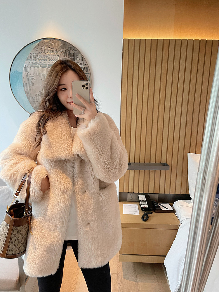 New Tuscan fur all-in-one coat for autumn/winter Lapel Lamb fur fur sheep sheared pelleted coat details Picture