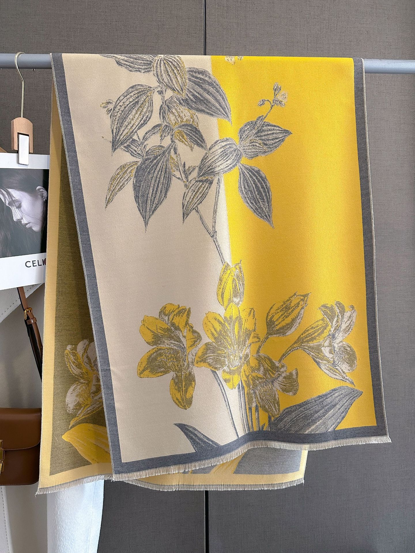 New autumn and winter color-block magnolia flower fashion faux cashmere scarf for women, Korean style versatile and elegant scarf, warm shawl pic 39