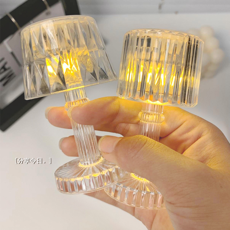 Mini crystal chandelier, creative night light, dormitory bedroom bedside lamp, ambient light, romantic and girlish birthday gift for girls Application Scenario