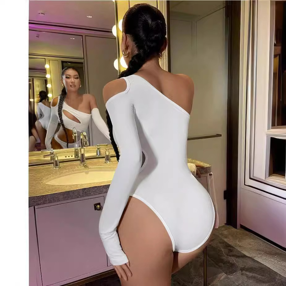 The 2024 early spring cross-border off-the-shoulder, hollowed-out long-sleeved jumpsuit features a new European and American ins style with a hot girl design sense and hollowed-out style Application Scenario