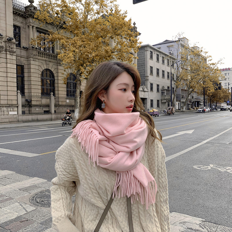Woolen Scarf Women's Autumn And Winter Thick Imitation Cashmere Scarf Korean Women's Shawl Winter Solid Color Cashmere Scarf Wholesale Application Scenario
