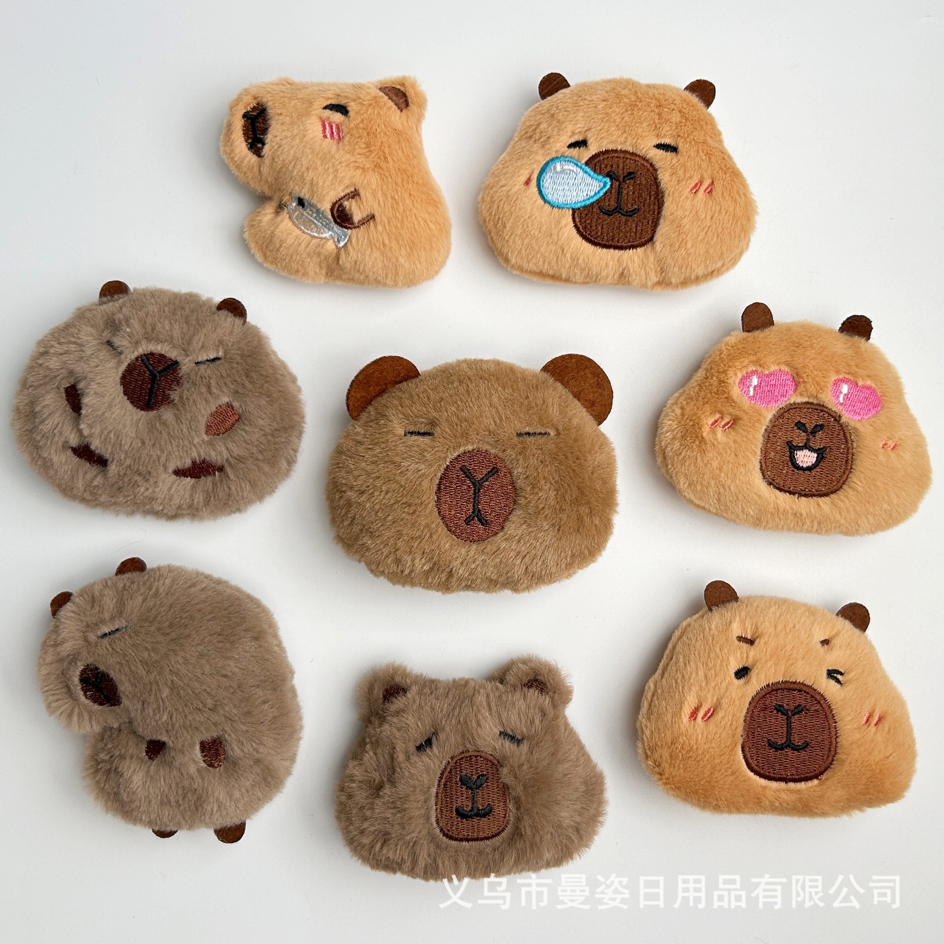 卡皮巴拉毛绒小玩偶胸针diy配饰鞋帽挂件辅料公仔小水豚娃娃批货