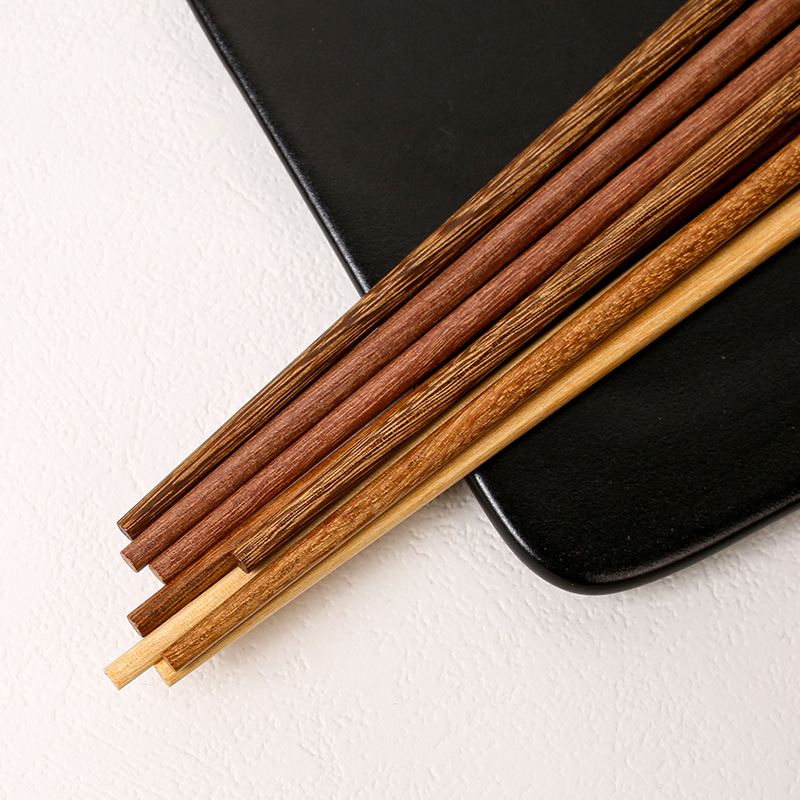 Chicken wing wooden chopsticks, household solid wood, cute cartoon head, anti-slip, quick serving, one chopstick per person, no paint, no wax, wholesale Specification image