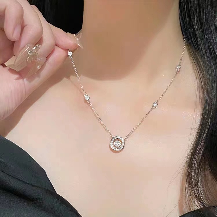 Mobius Three Seconds Heart Necklace Female Light Luxury Small High-Grade Sense Of Zircon Smart Pendant Temperament 100 Collocation Decoration Application Scenario