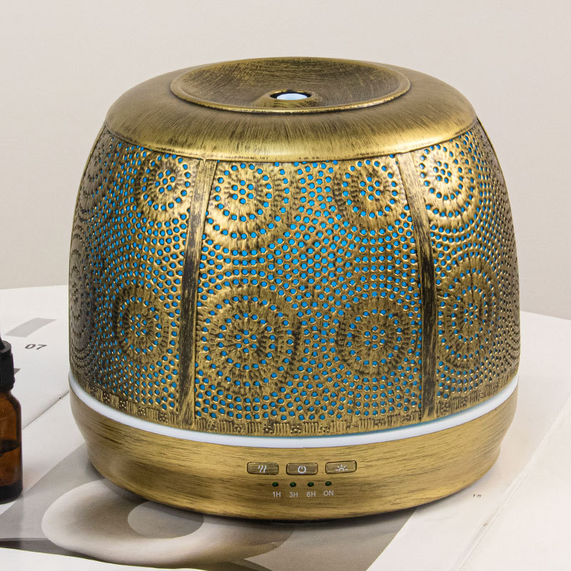 七彩雾化自动喷香机 家用夜灯精油加湿器 铁艺定时镂空香薰机厂家