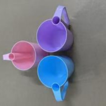 Available in multiple colors, plastic mouthwash cups, simple couple brushing cups, student dormitory toothbrush holders, mouthwash cups, handle for washing Application Scenario