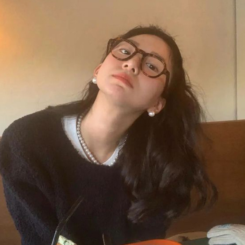 s925 Silver natural freshwater pearl necklace, a versatile and high-end collarbone necklace for women in spring and summer, is a niche and simple accessory Application Scenario