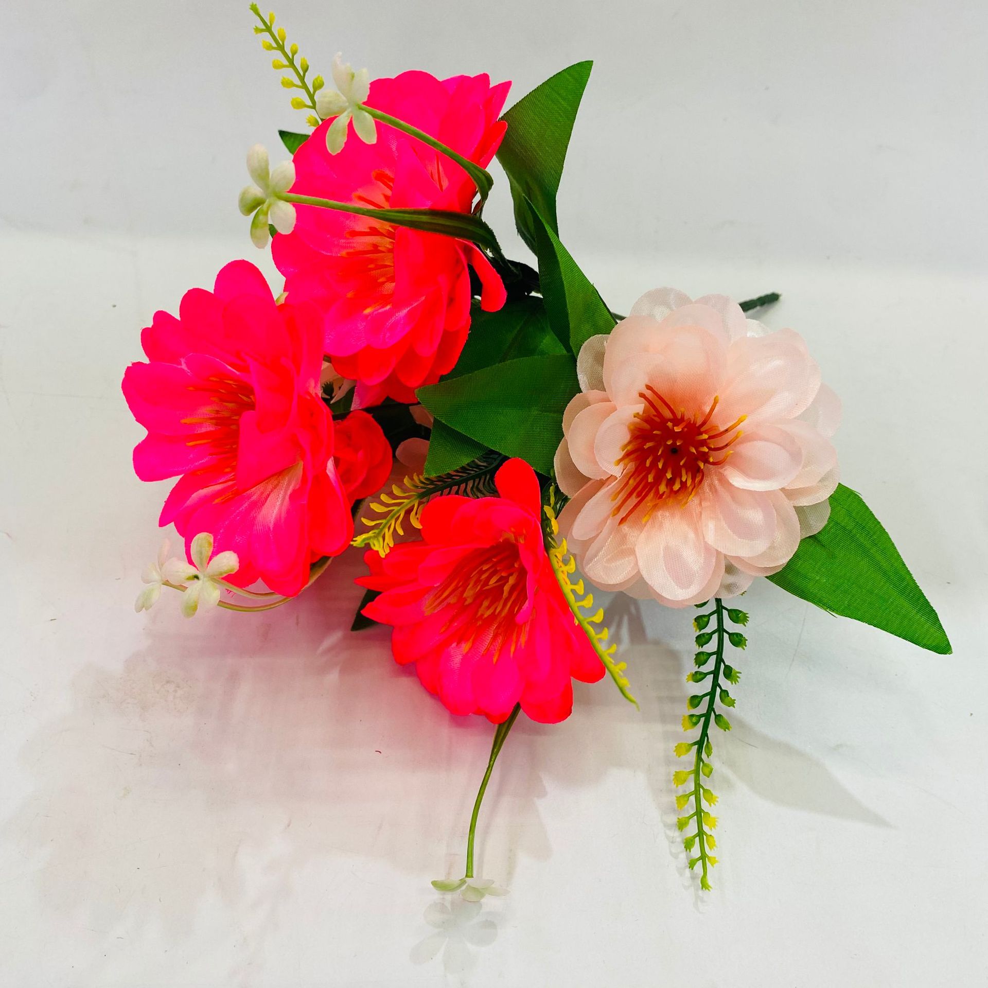 Hongsheng simulation craft silk fabric bee flower decorative handles, bouquets, flower arrangements, indoor flower decoration handles Specification image
