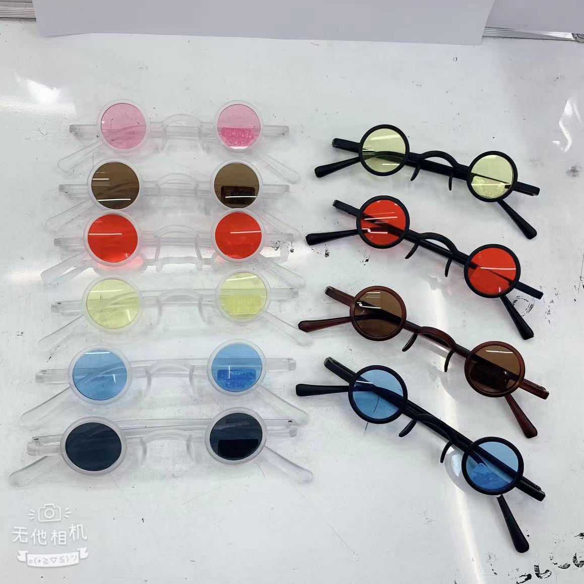 Super small European and American retro funny prince glasses, small frame round sunglasses for men and women, personalized and versatile trendy sunglasses