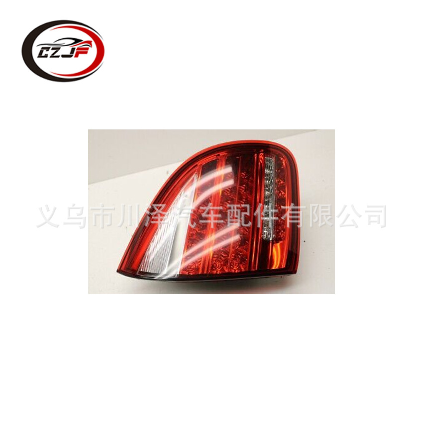 Adecuado para 2011-14 porsche CAYENNE cayenne luz trasera america-metro 958945093A 958945094A Application Scenario