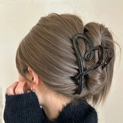 Temperament Matte Black Love Grab Clip Women's Advanced Sense Back Head Hairpin 2024 New High-End Shark Clip Headwear