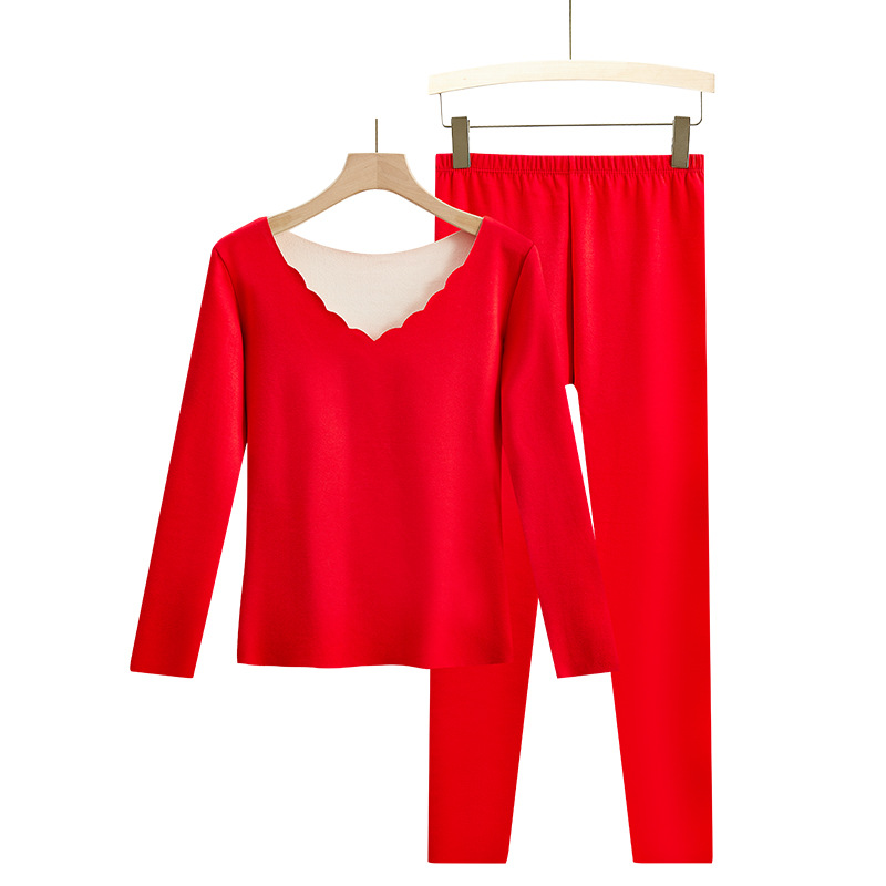 A bright red thermal underwear set for the zodiac year, a seamless thermal top and thermal pants, a long-sleeved and long-pants set for women's underwear Item Picture