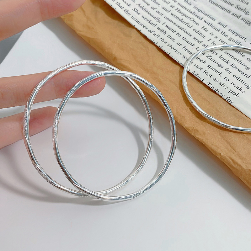 S999 pure silver Mobius bracelet, with a fresh and artistic style, is a versatile and niche daily accessory for hair replacement details Picture