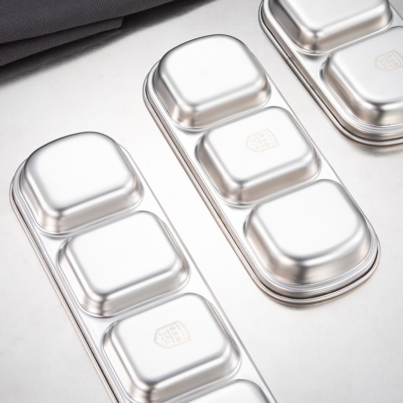 304 stainless steel Korean flavor plate, hot pot seasoning plate, golden two or three compartments sauce plate, barbecue Korean tableware Application Scenario