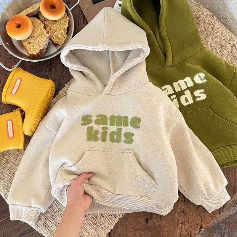In 2025, boys' thickened and fleece hooded sweatshirt for autumn and winter, girls' baby stylish Korean-style warm top for children details Picture