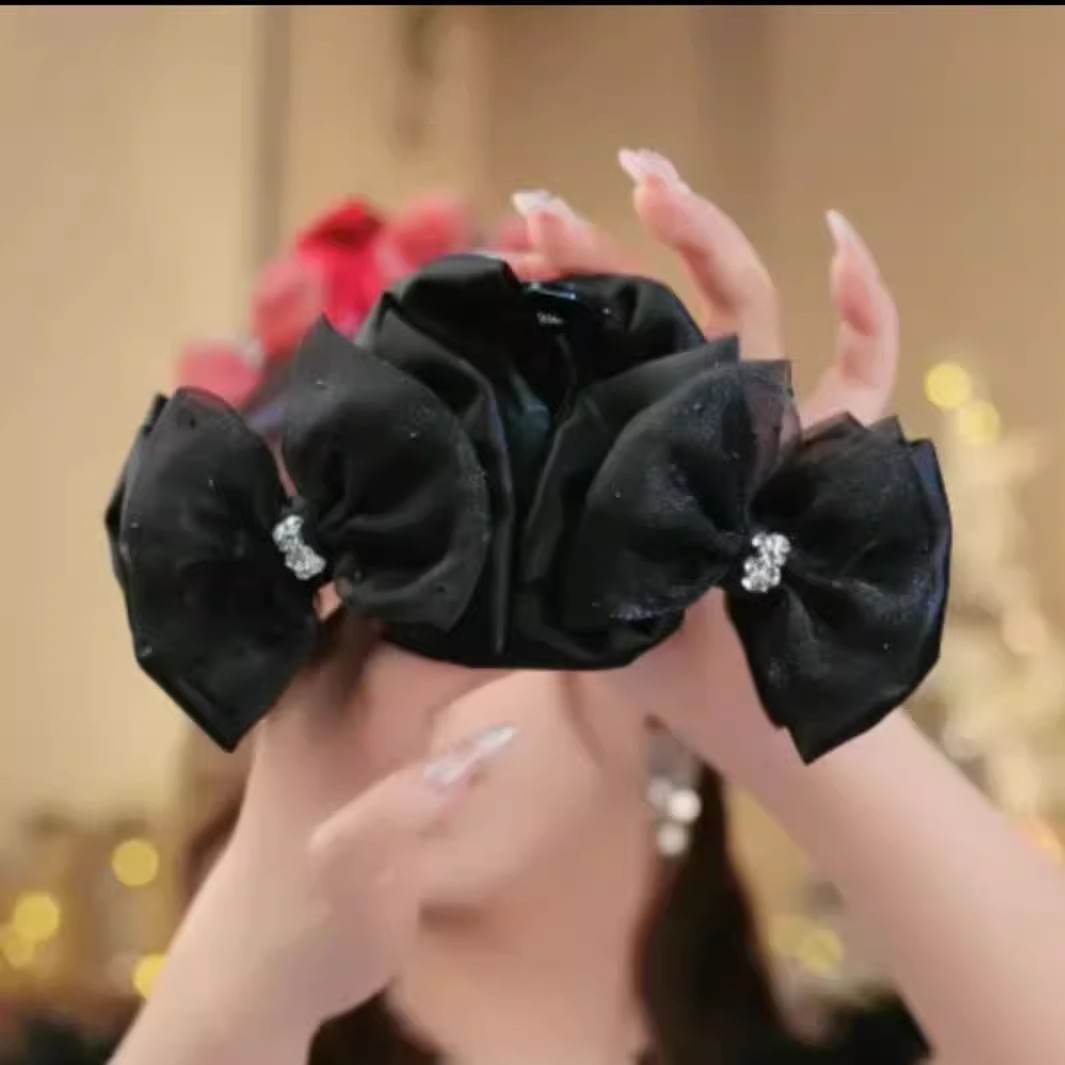 New Bow Clip Cute Sweet Temperament Advanced Sense Shark Clip Back Head Hair Clip Super Fairy Hair Accessories Application Scenario