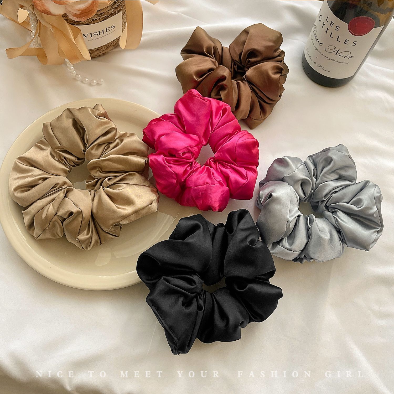 Upgraded 160g cotton filling pillow sleep hair band, the same style as the popular ones, new large-sized silk filling large intestine hair band Application Scenario